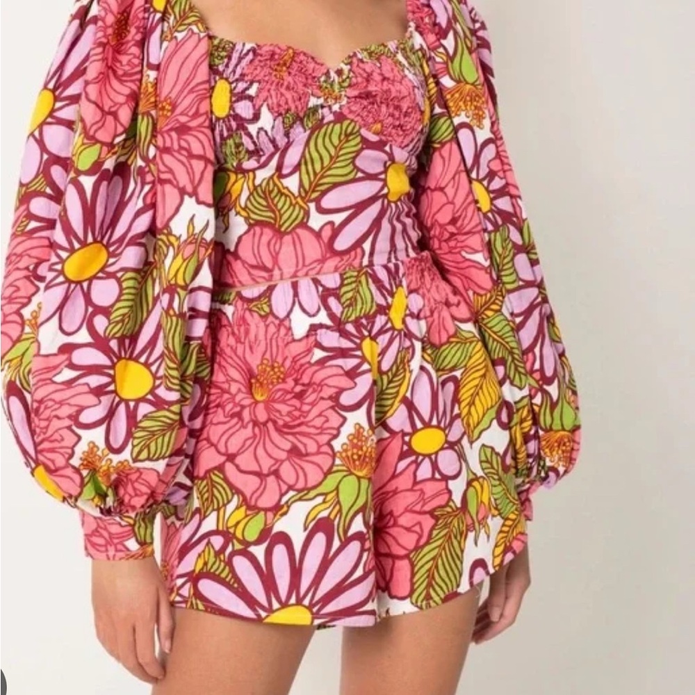 Stunning S/W/F Boutique Set Size M